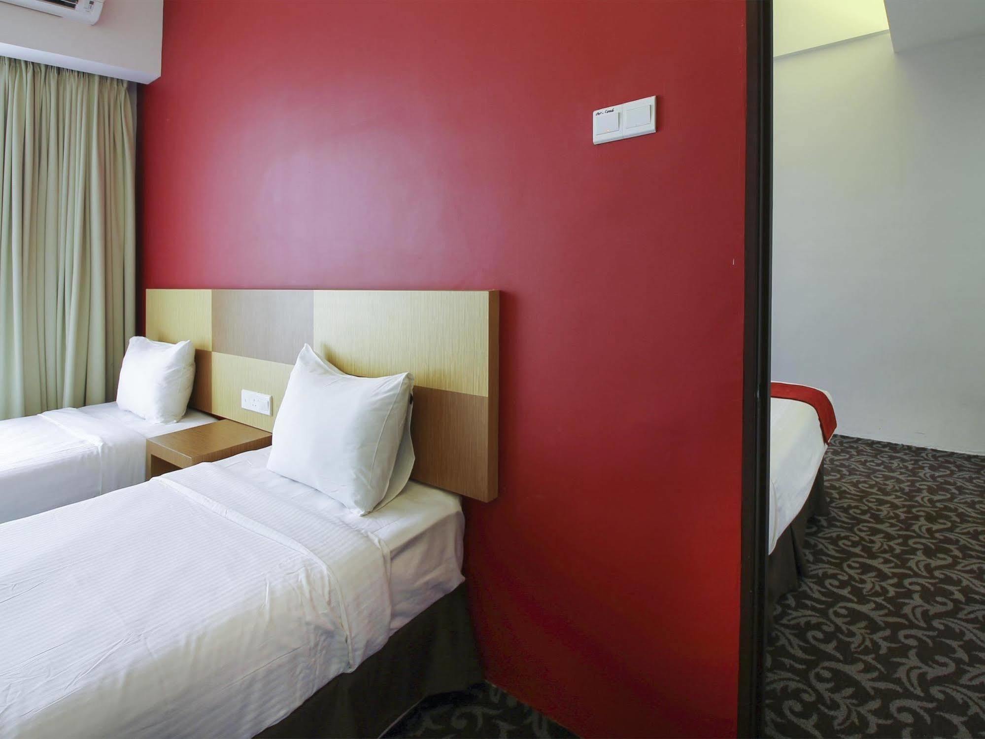La Boss Hotel Малакка Экстерьер фото