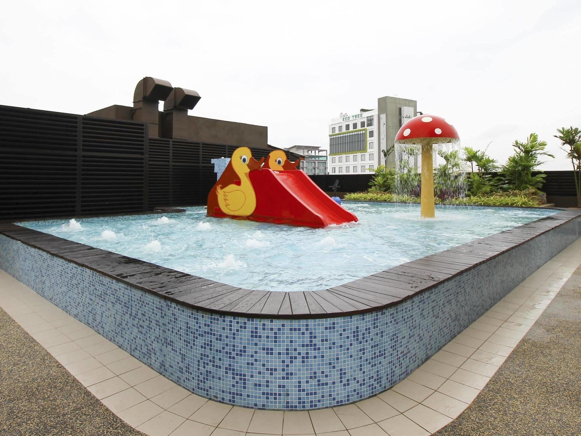 La Boss Hotel Малакка Экстерьер фото